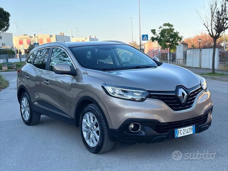 Second-hand Renault Kadjar Zen 110 CP (80 kW) 2016 Galben SUV