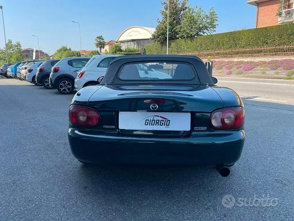 Usata Mazda MX5 110 CV (80 kW) 2001 Verde Cabrio