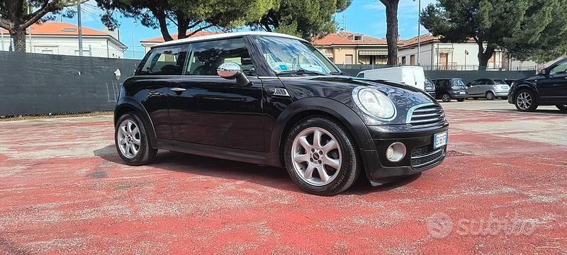 Usata Mini Cooper D 112 CV (82 kW) 2010 Nero Utilitaria