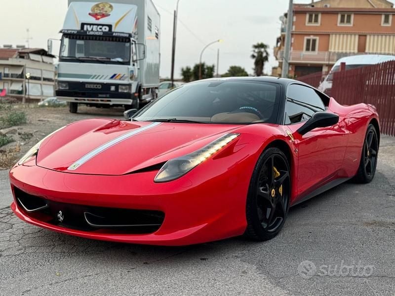 Usata Ferrari 458 570 CV (419 kW) 2011 Rosso Coupé