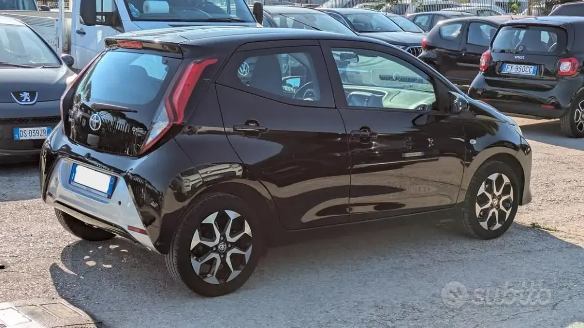 Usata Toyota Aygo 72 CV (52 kW) 2021 Nero Utilitaria