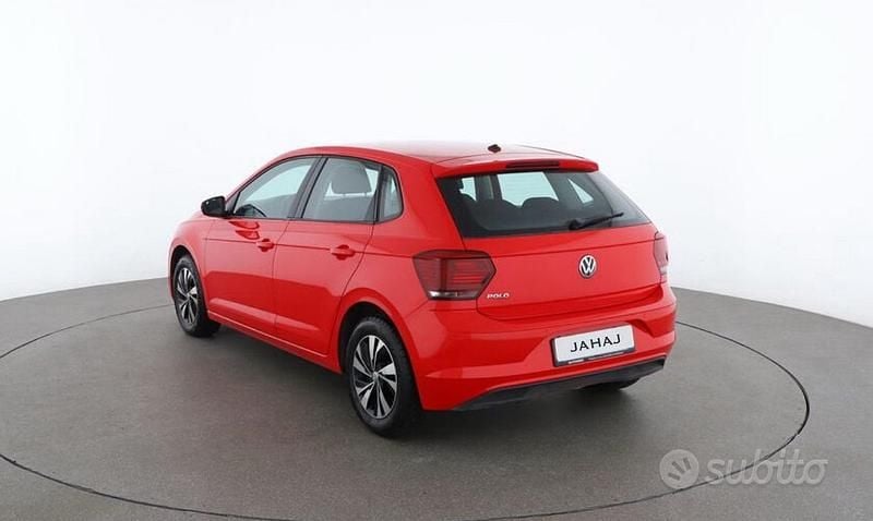 Usado VW Polo 60 CV (44 kW) 2019 Rojo Utilitario