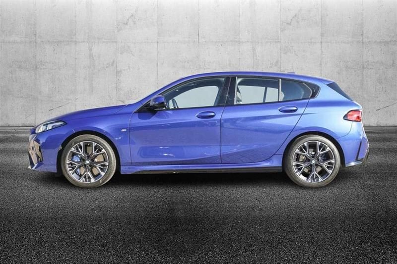 Usata BMW 120 M Sport 156 CV (114 kW) 2025 Blu/azzurro Utilitaria