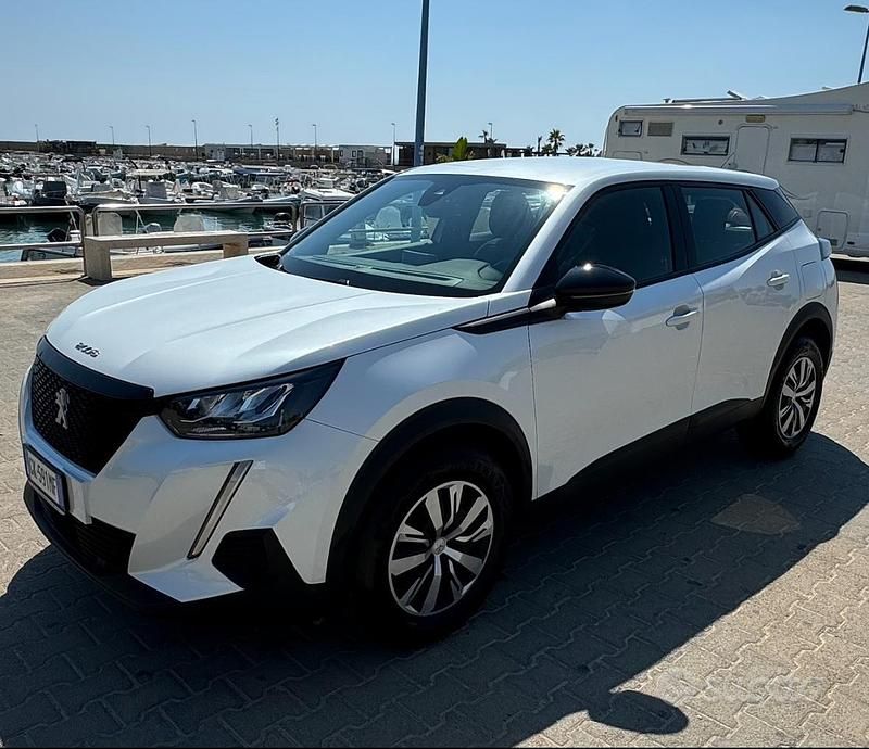 Usata Peugeot 2008 101 CV (74 kW) 2023 Bianco SUV