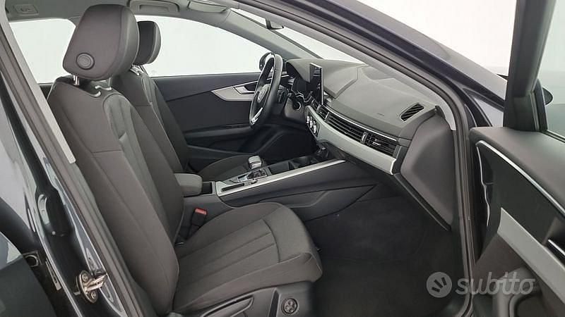 Usata Audi A4 Business 136 CV (100 kW) 2023 Grigio Station wagon