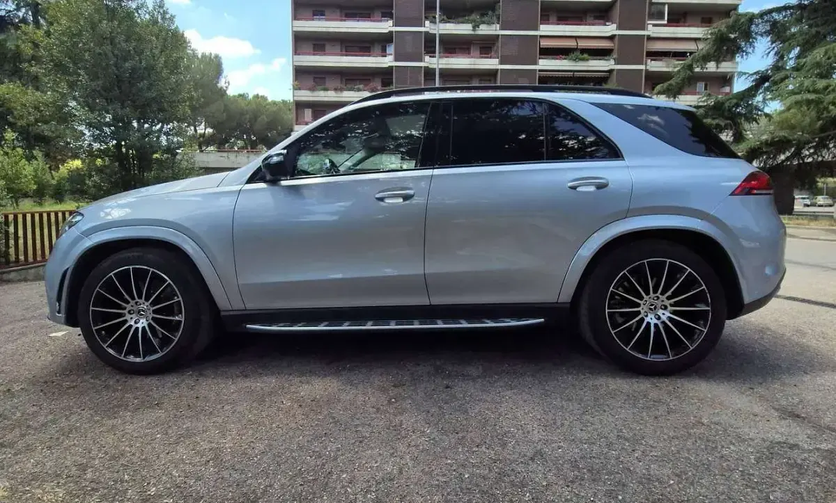Usata Mercedes GLE300 Premium Plus 272 CV (200 kW) 2023 Argento SUV