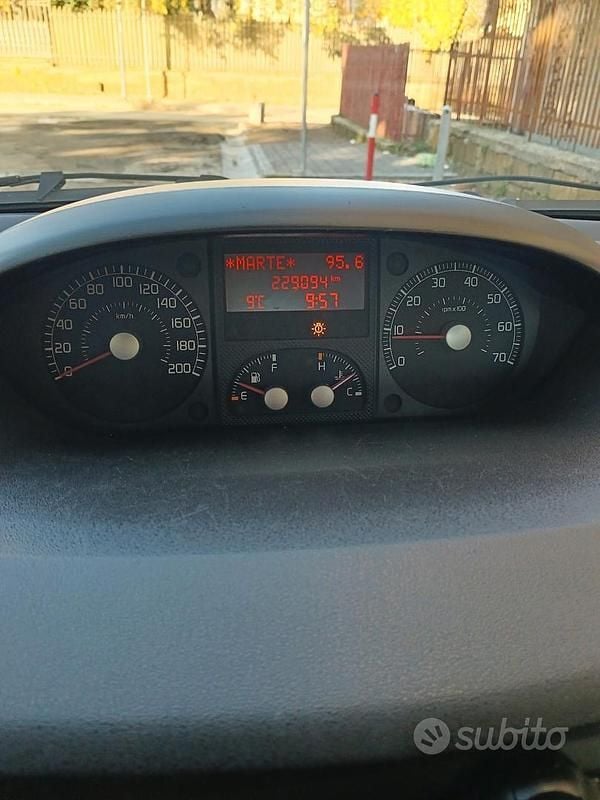 Usata Fiat Idea Star 90 CV (66 kW) 2008 Grigio Monovolume