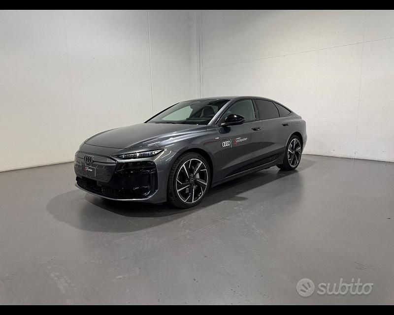 Grigio Nuova 2025 Audi e-tron S-Line SUV | 72.900 € - Immagine 1/4
