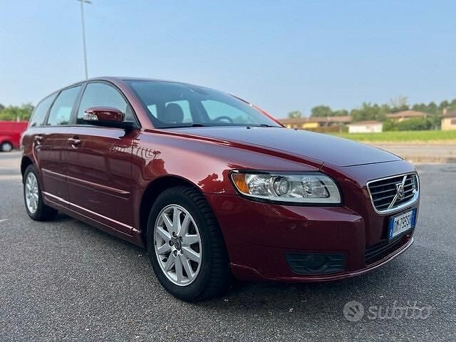 Occasion Volvo V50 Momentum 230 PK (169 kW) 2008 Rood Stationwagen