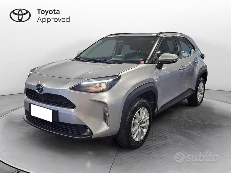 Usata Toyota Yaris Cross Active 116 CV (85 kW) 2021 Argento SUV
