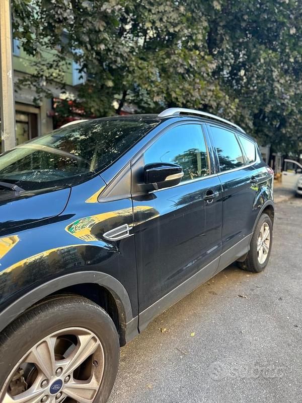 Usata Ford Kuga S 120 CV (88 kW) 2016 Nero SUV