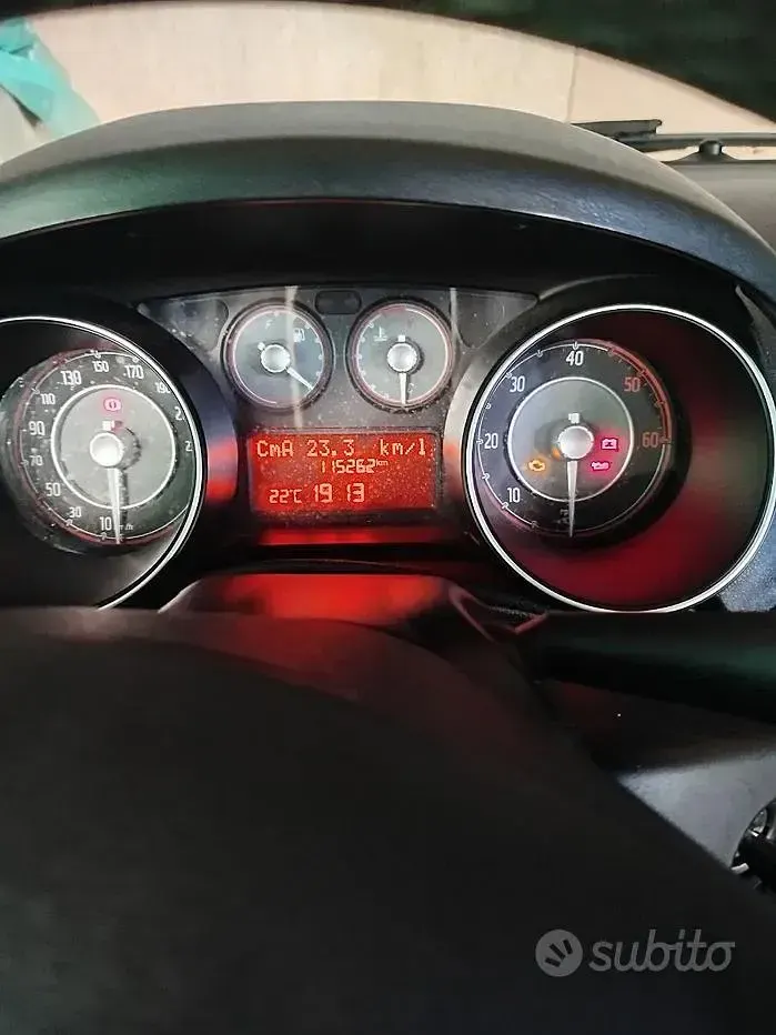Usata Fiat Punto Lounge 75 CV (55 kW) 2015 Utilitaria