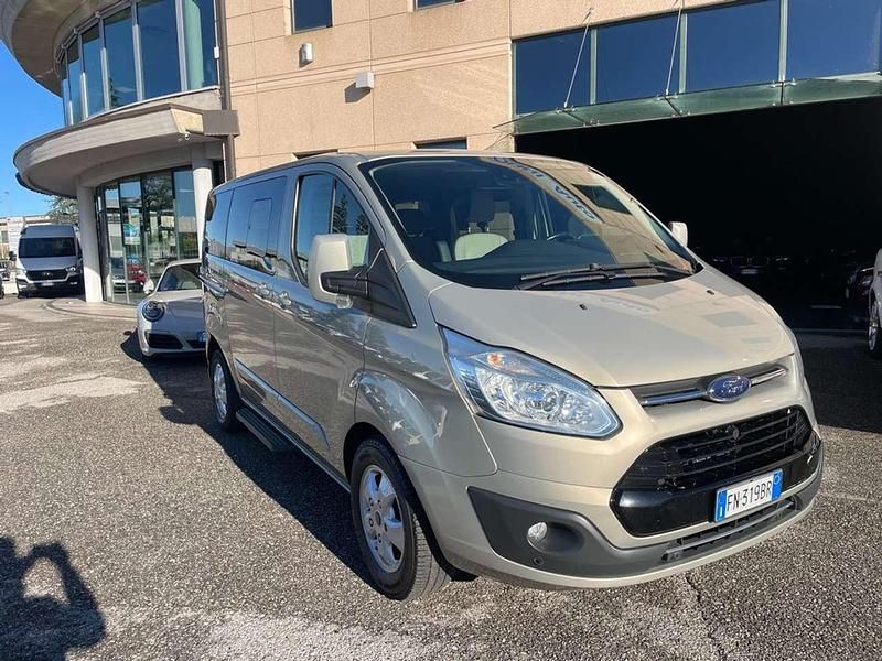 Usata Ford Tourneo Titanium 170 CV (125 kW) 2018 Champagne Monovolume