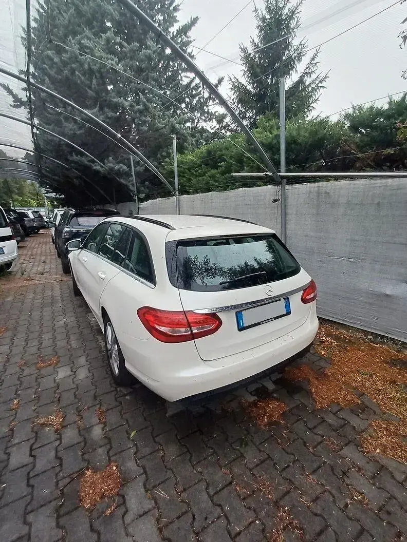 Usata Mercedes 200 Business 135 CV (99 kW) 2017 Bianco Station wagon