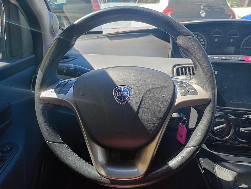 Usata Lancia Ypsilon S 69 CV (50 kW) 2023 Bianco Utilitaria