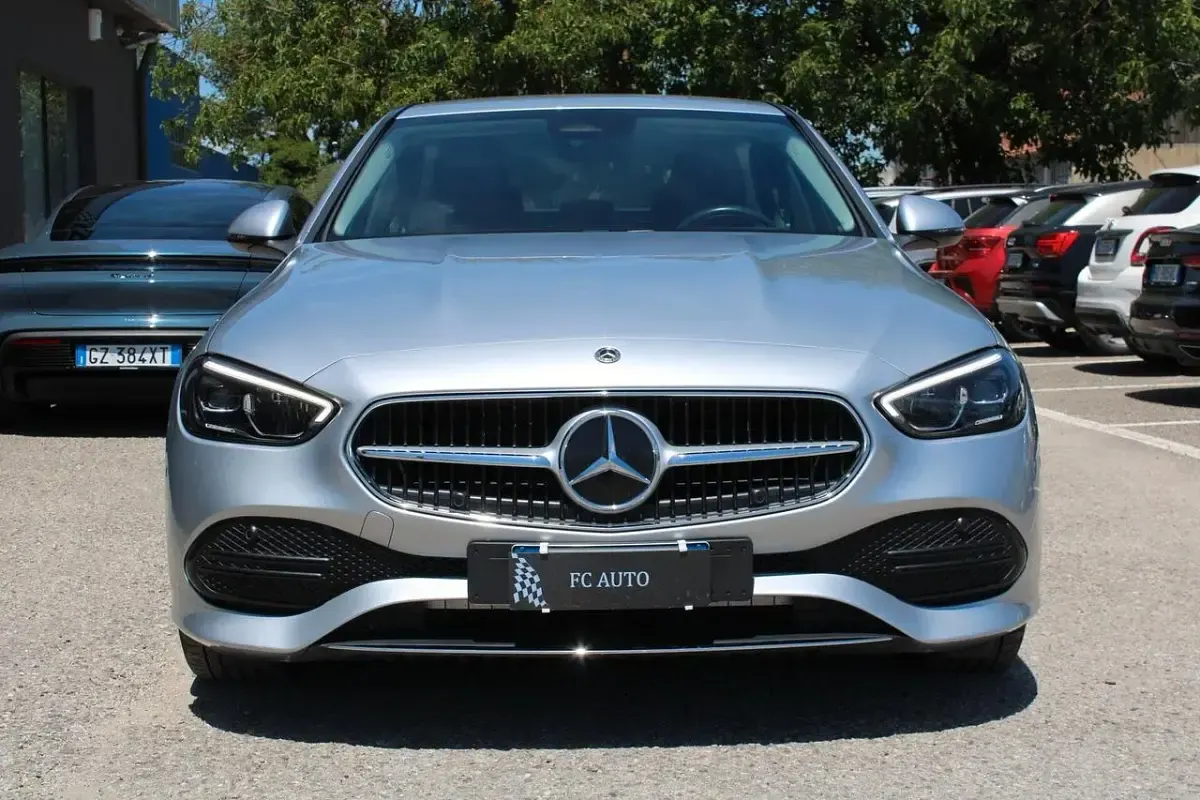 Usata Mercedes C200 Advanced 163 CV (119 kW) 2024 Argento Berlina