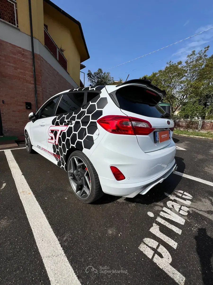 Usata Ford Fiesta ST 200 CV (147 kW) 2019 Bianco Utilitaria