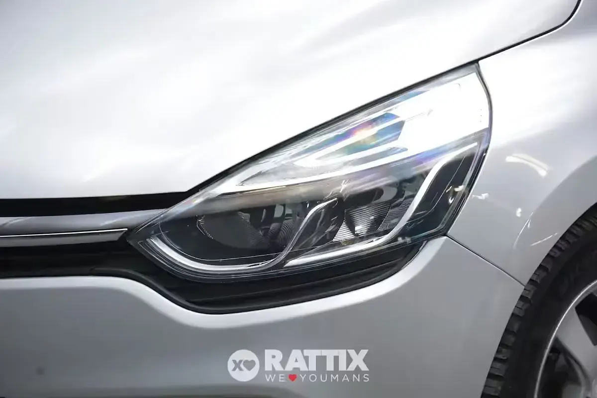 Usata Renault Clio Zen 74 CV (54 kW) 2019 Grigio