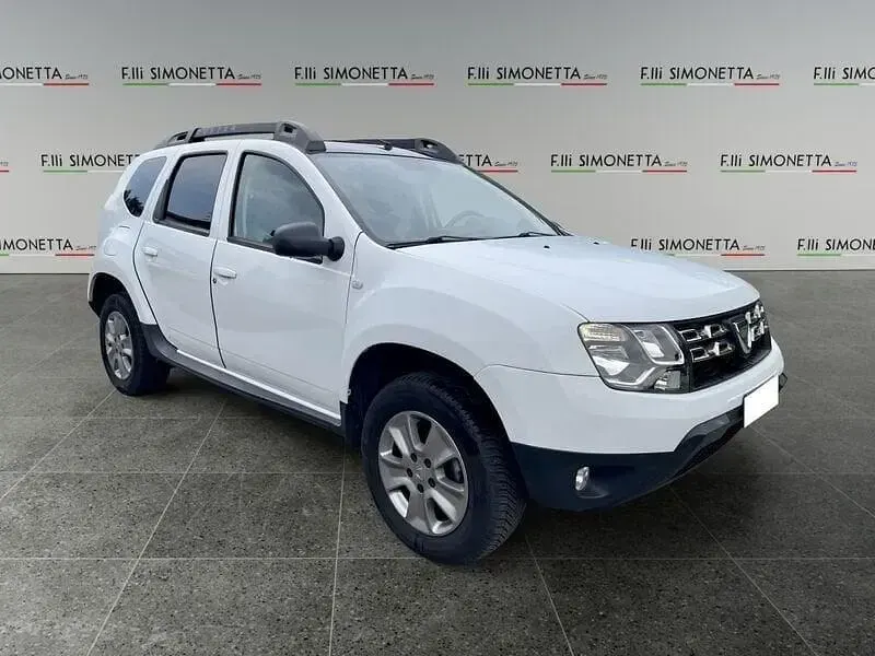 Usata Dacia Duster Lauréate 90 CV (66 kW) 2016 Bianco SUV