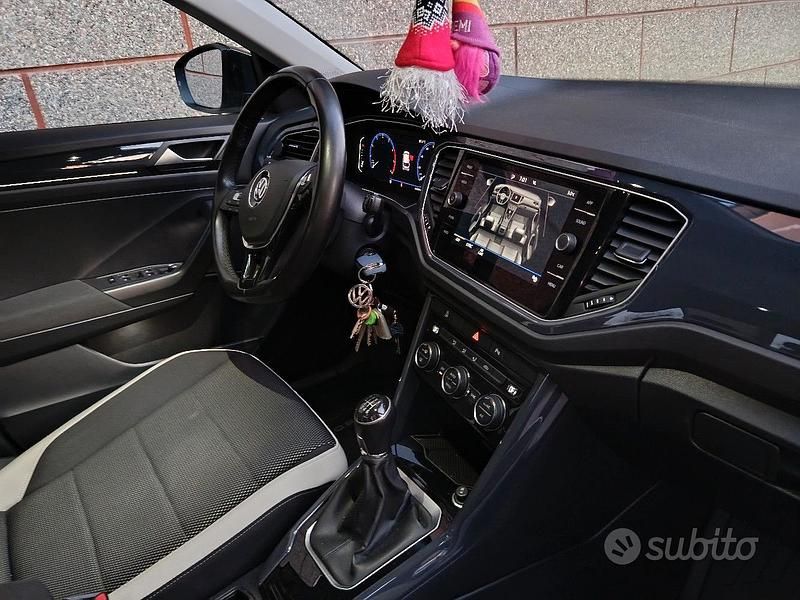 Usata VW T-Roc Advance 115 CV (84 kW) 2019 Grigio SUV