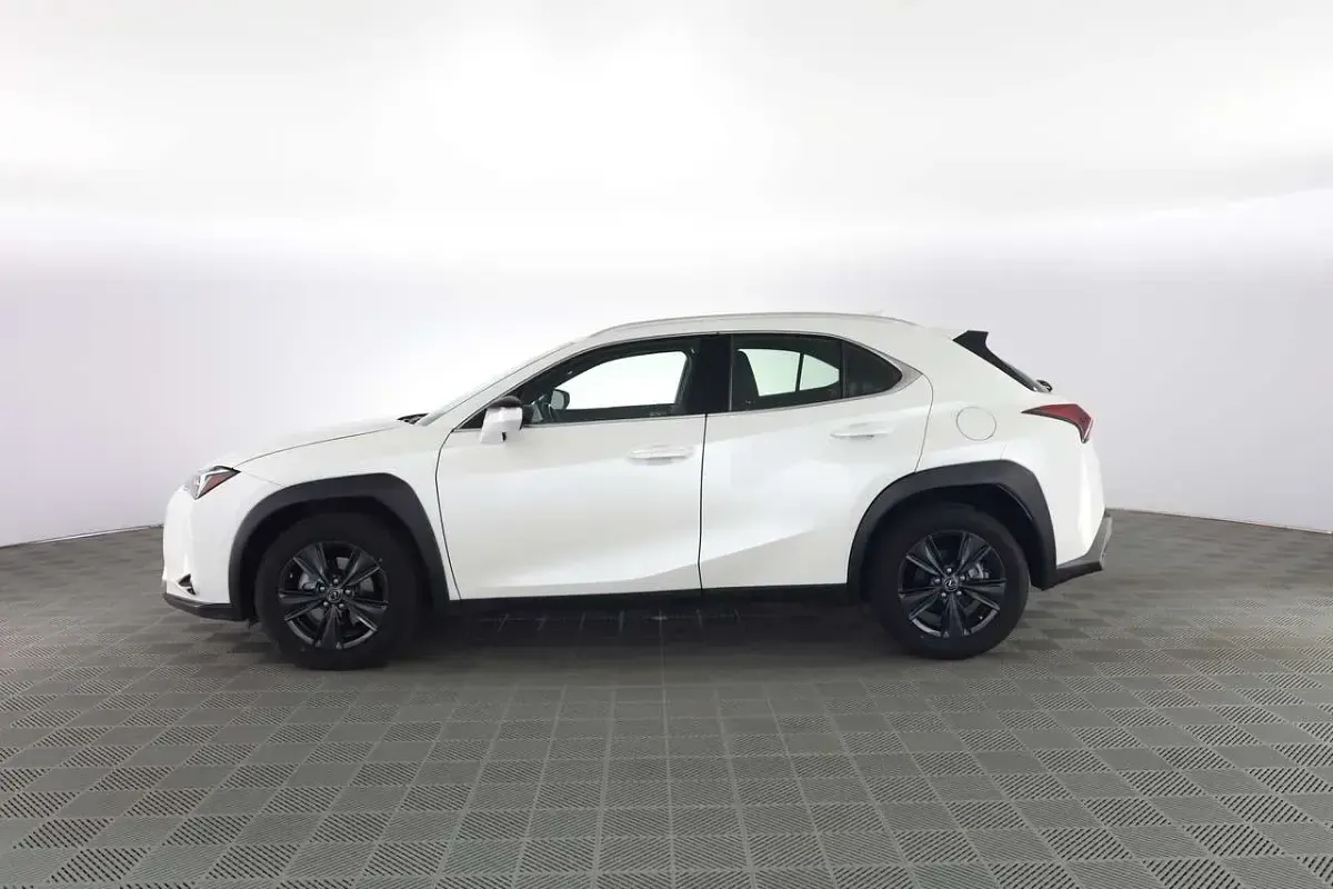 Usata Lexus UX 250h 152 CV (111 kW) 2024 Bianco perla SUV