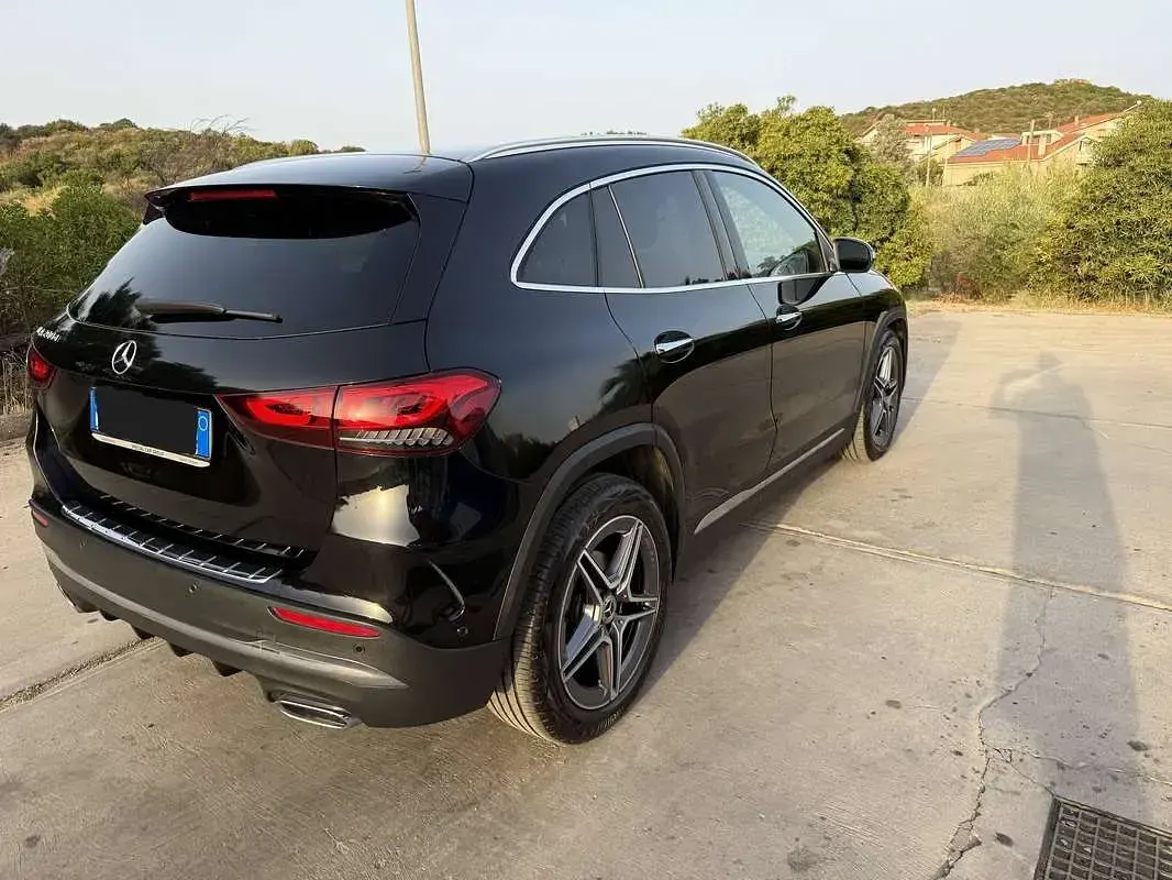 Usata Mercedes GLA200 AMG line 150 CV (110 kW) 2022 Nero SUV