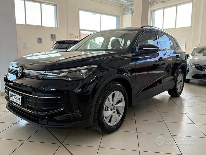 Begagnad VW Tiguan Life 150 HK (110 kW) 2025 Svart SUV