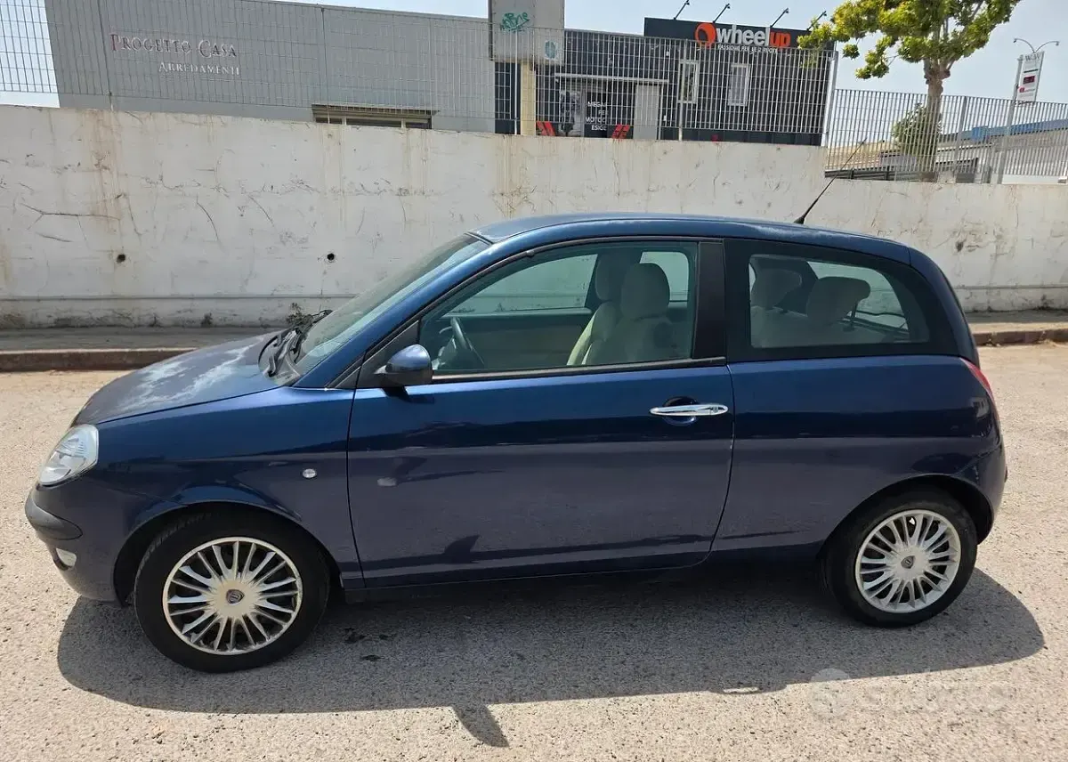 Usata Lancia Ypsilon 69 CV (50 kW) 2003 Nero Utilitaria