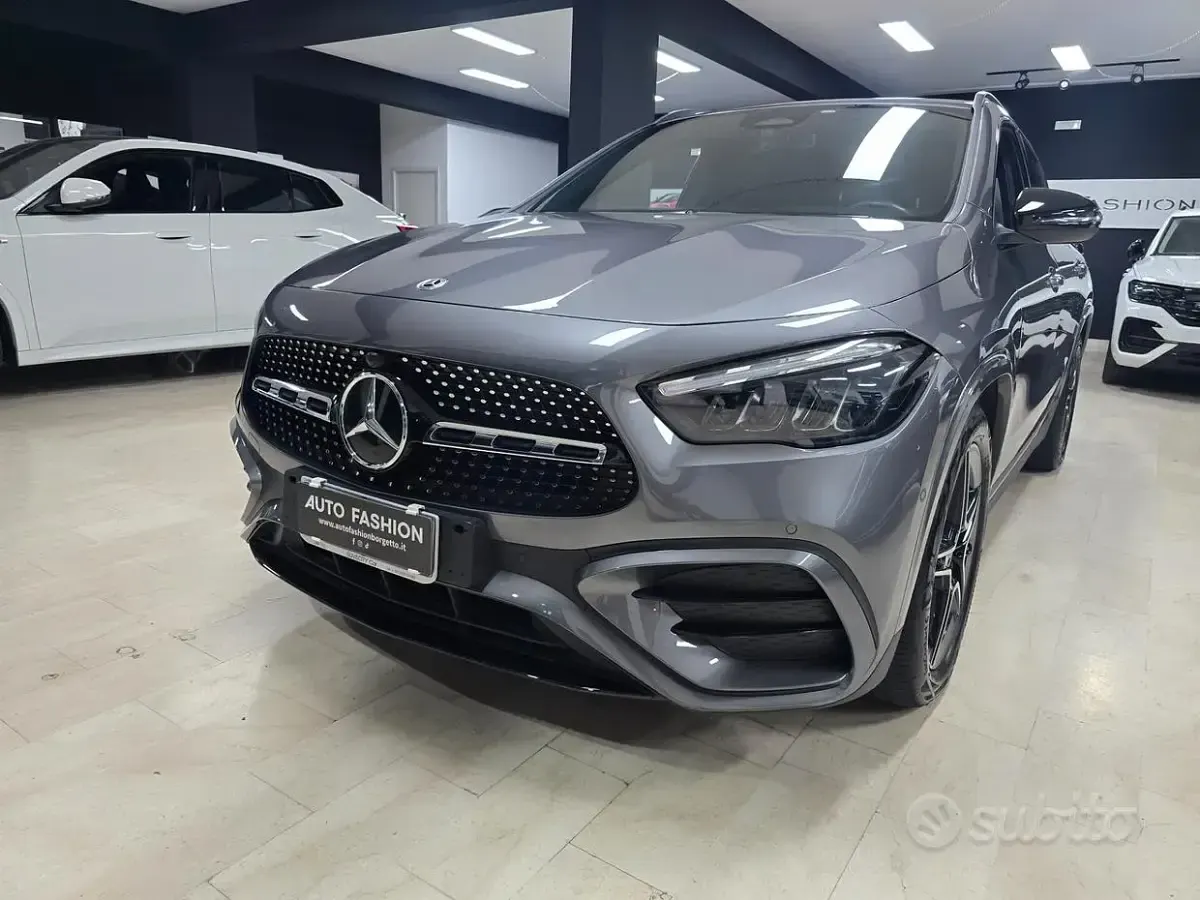 Usata Mercedes GLA200 AMG Line Premium 150 CV (110 kW) 2024 Grigio SUV