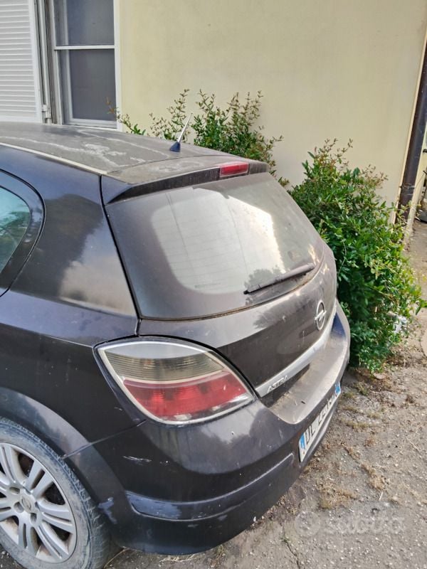 Occasion Opel Astra 60 ch (44 kW) 2008 Noir Berline