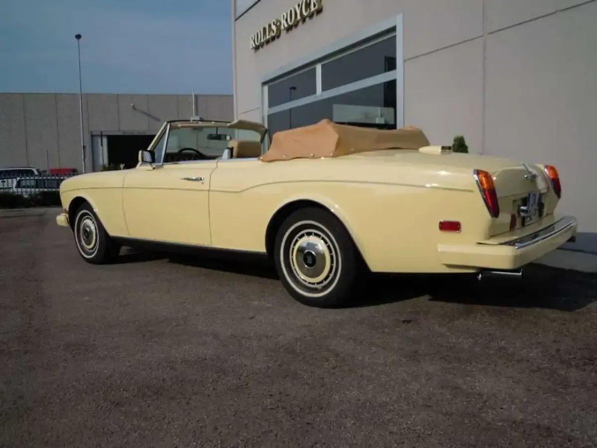 Usata Rolls Royce Corniche 200 CV (147 kW) 1985 Ivory Cabrio
