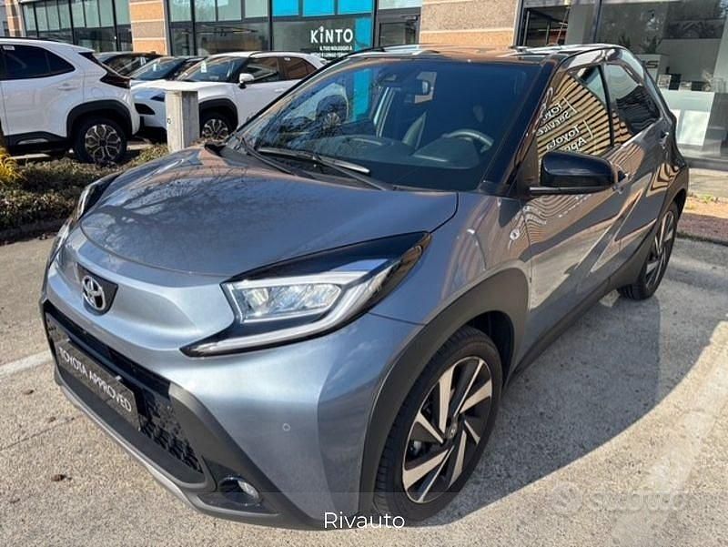 Usata Toyota Aygo X Lounge 72 CV (52 kW) 2024 Blu SUV