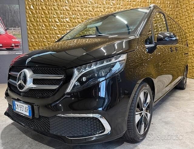 Usata Mercedes V250 Premium 190 CV (139 kW) 2023 Nero Monovolume