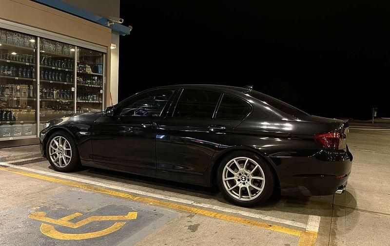 Usata BMW 530 245 CV (180 kW) 2010 Nero Berlina