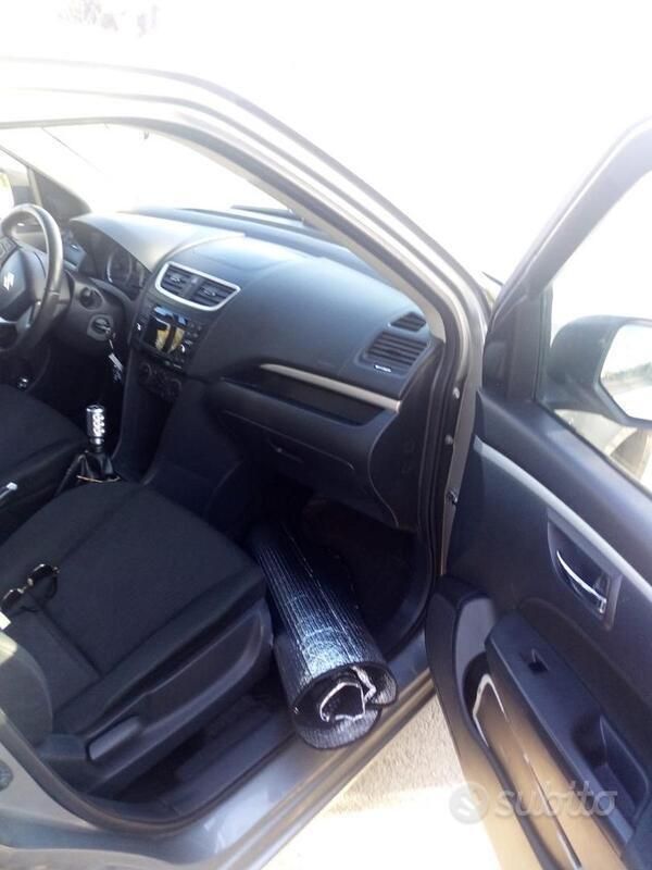 Usata Suzuki Swift 75 CV (55 kW) 2011 Grigio Utilitaria