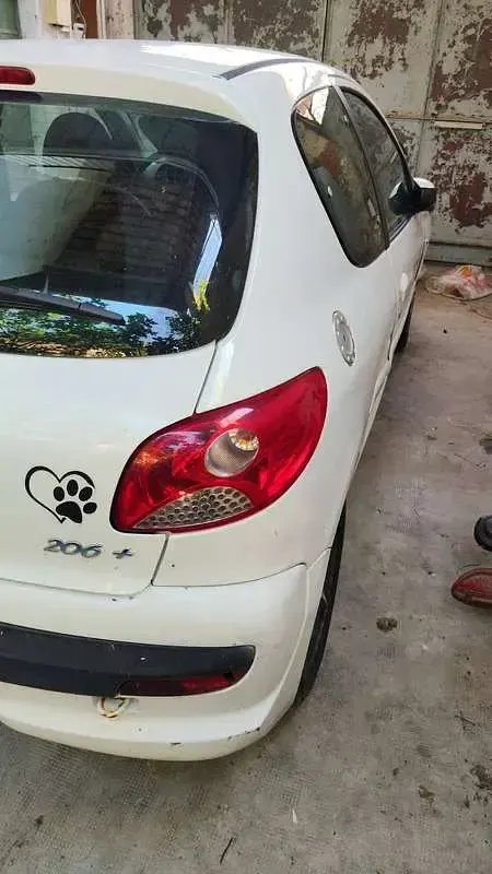 Usata Peugeot 206+ 68 CV (50 kW) 2011 Bianco Utilitaria