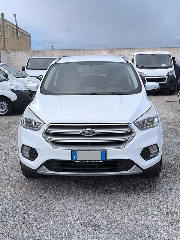 Usata Ford Kuga Business Edition 120 CV (88 kW) 2019 Bianco SUV