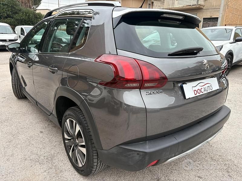 Usata Peugeot 2008 Allure 99 CV (72 kW) 2016 Grigio SUV