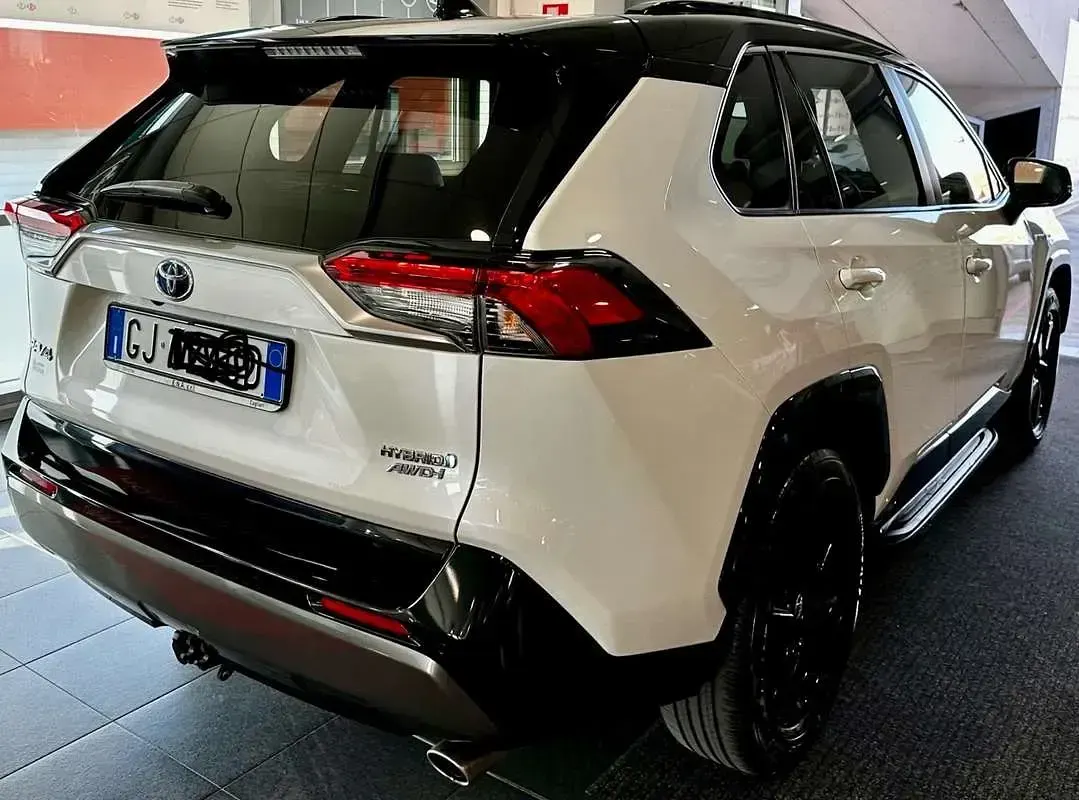 Usata Toyota RAV4 Hybrid 222 CV (163 kW) 2019 Bianco SUV