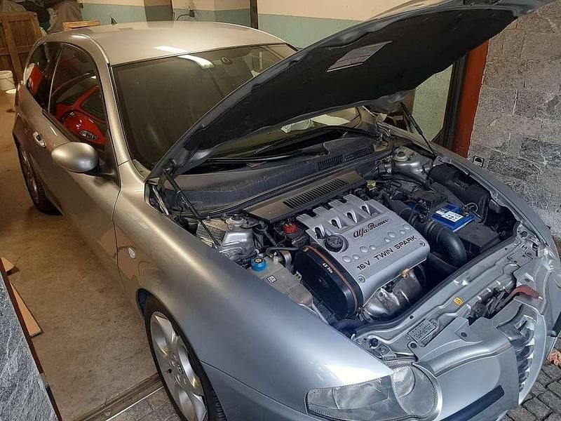 Argento Usata 2001 Alfa Romeo 2000 Distinctive Tre volumi | 4600 € - Immagine 1/4