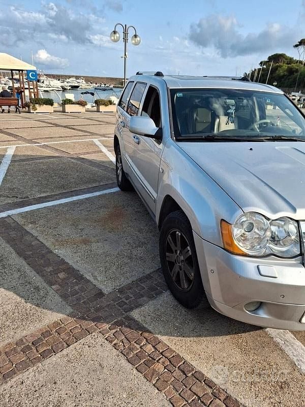 Usata Jeep Grand Cherokee Overland 218 CV (160 kW) 2009 Argento SUV