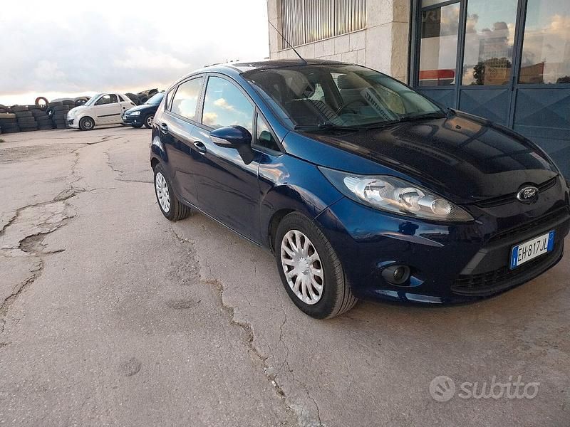 Usata Ford Fiesta 2011 Blu Berlina