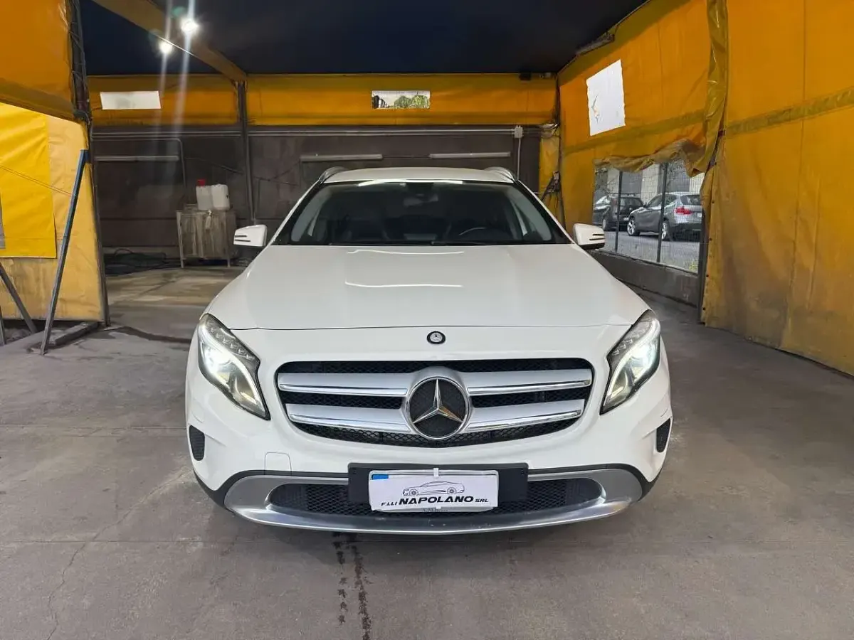 Usata Mercedes GLA220 170 CV (125 kW) 2015 Bianco SUV