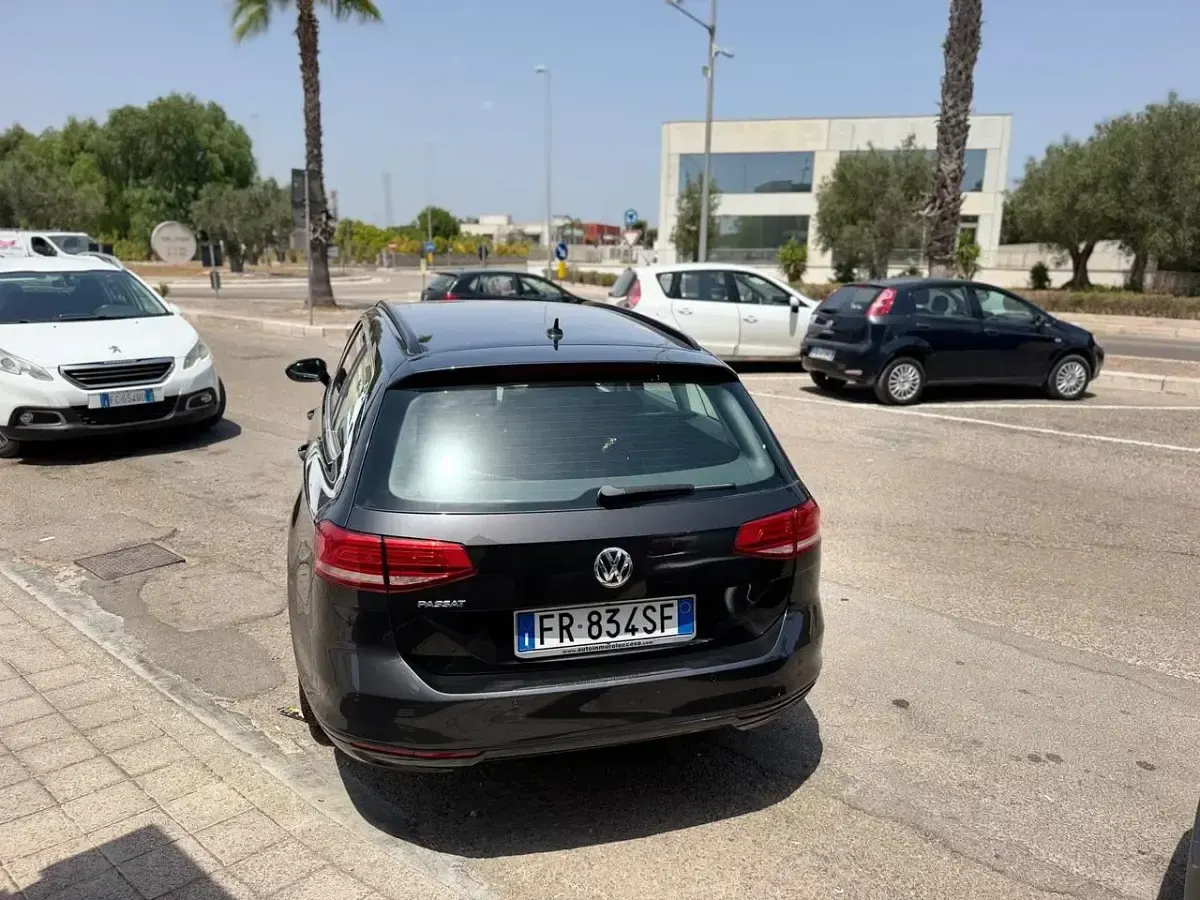 Usata VW Passat Business 119 CV (87 kW) 2018 Grigio Station wagon
