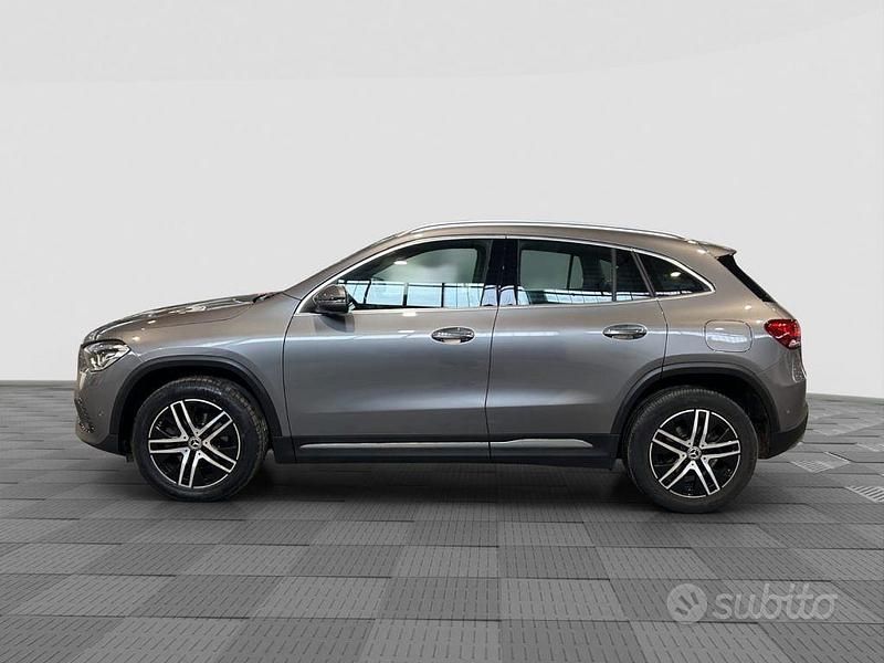 Usata Mercedes GLA200 149 CV (109 kW) 2020 Grigio SUV