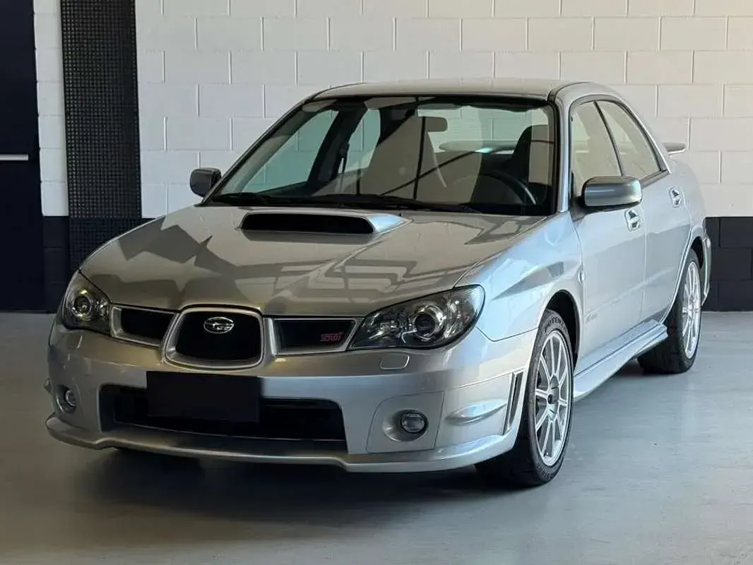 Usata Subaru Impreza 280 CV (205 kW) 2006 Argento Berlina