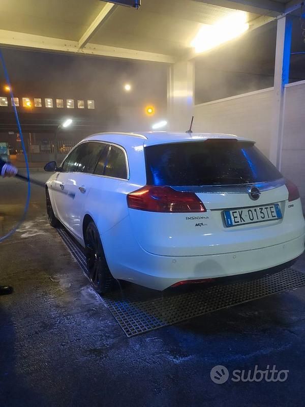 Usata Opel Insignia 2011 Bianco Station wagon