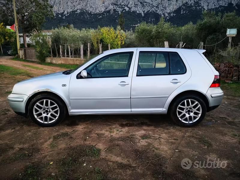 Usata VW Golf IV 115 CV (84 kW) 2000 Berlina
