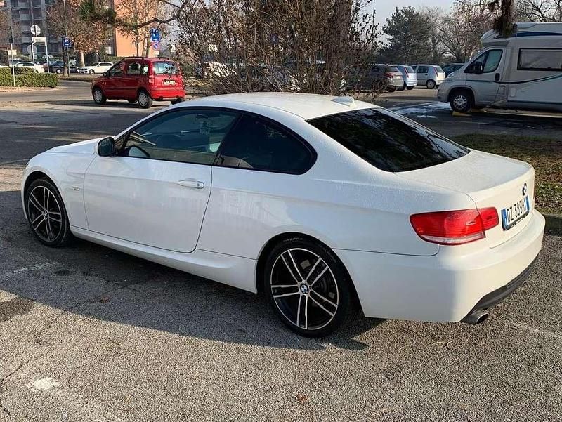 Usata BMW 320 M Sport 170 CV (125 kW) 2009 Bianco Coupé