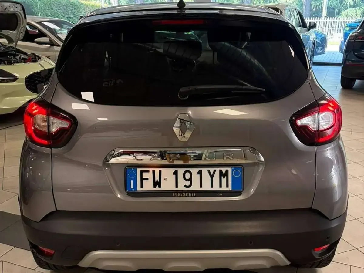 Usata Renault Captur 90 CV (66 kW) 2019 Grigio SUV
